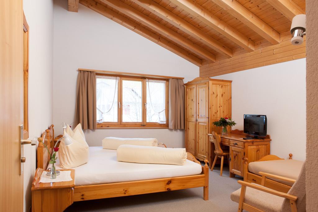 Hotel Péz Regina Lumbrein Zimmer foto